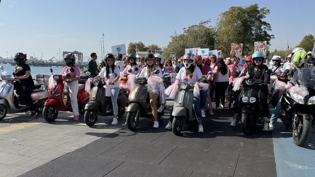 Tekirdağ'da motosikletli kadınlar, "Pembe Festival" turuyla meme kanserine dikkati çekti