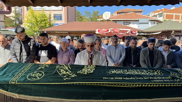 Çankırı'daki kazada hayatını kaybeden çocuk son yolculuğuna uğurlandı