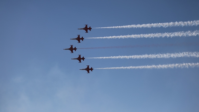 Türk Yıldızları ve SOLOTÜRK'ten TEKNOFEST'te uçuş gösterisi