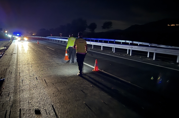 Aydın'da hafif ticari araçla çarpışan motosikletteki 2 kişi öldü