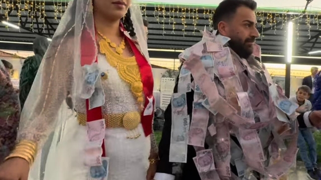 Aşiret düğününde damada 10 milyon TL, geline 4 kilo altın takıldı