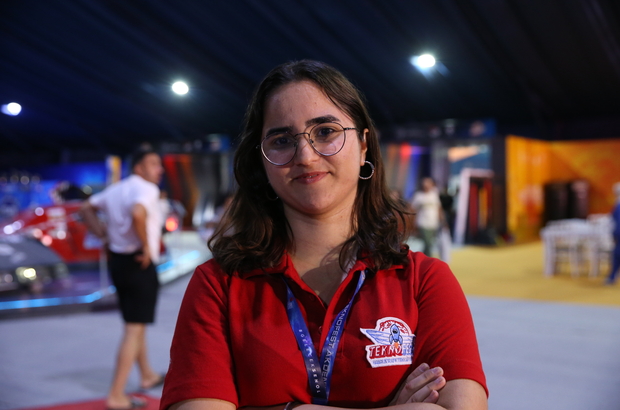 Liselilerin tekstil fabrikalarındaki atık suları kullanılabilir hale getirme projesine TEKNOFEST'te ödül