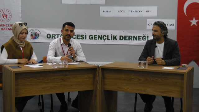 Orta' da söyleşi ve kitap imza etkinliği düzenlendi