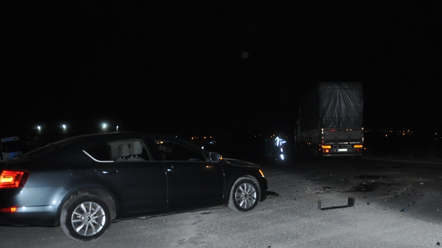 Kırklareli'nde tır ile otomobilin çarpıştığı kazada 2 kişi yaralandı