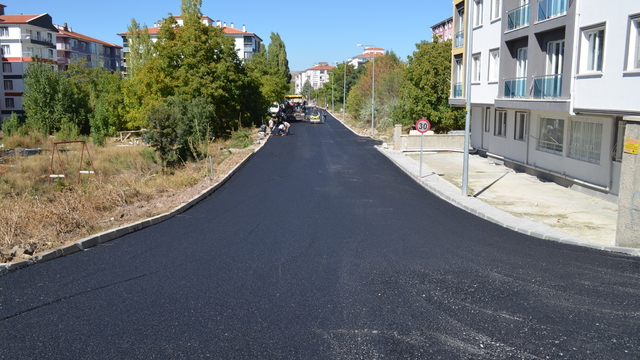 Şabanözü Belediyesi'nin asfalt çalışmaları sürüyor