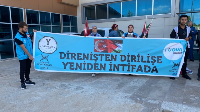Burdur'da üniversite öğrencileri, İsrail'in Filistin'e yönelik saldırılarını protesto etti
