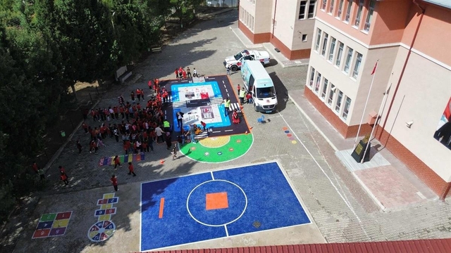 Artvin'de jandarmadan öğrencilere trafik eğitimi