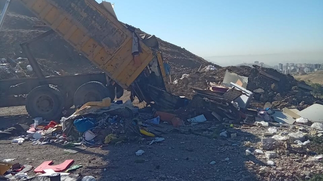 Araziye atık bıraktıkları belirlenen Ankara Büyükşehir ve Yenimahalle belediyelerine para cezası