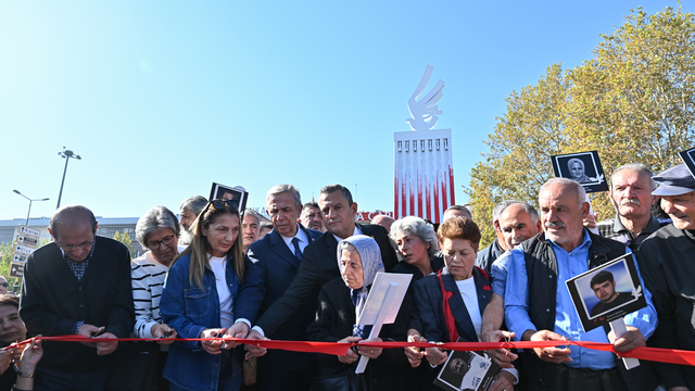 CHP Genel Başkanı Özel, 10 Ekim Annelerin Çığlığı Anıtı'nın açılışında konuştu: