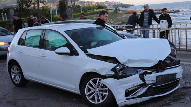 Ordu'da otomobillerin çarpışması sonucu 5 kişi yaralandı