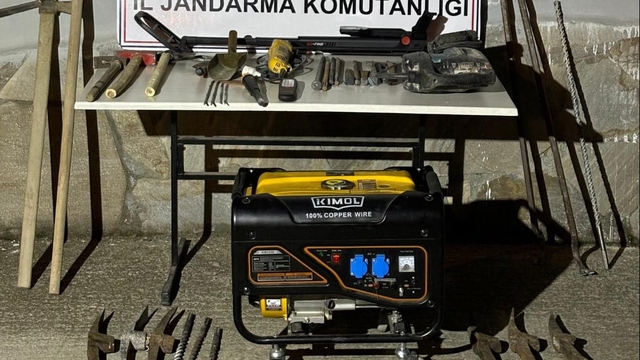 Samsun'da kaçak kazı yapan 4 kişi suçüstü yakalandı