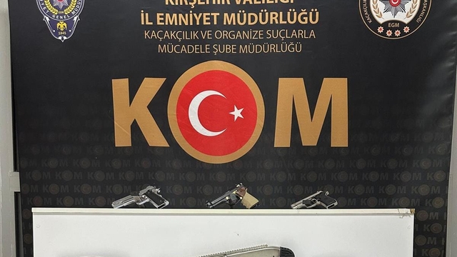 Kırşehir'de 3 tabanca ve 1 pompalı tüfek ele geçirildi