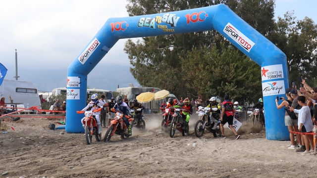 Sea To Sky Enduro Motosiklet Yarışı'nda ilk gün sahil etabı tamamlandı