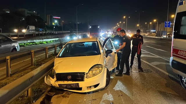 Kocaeli'de iki otomobilin çarpıştığı kazada 2 kişi yaralandı