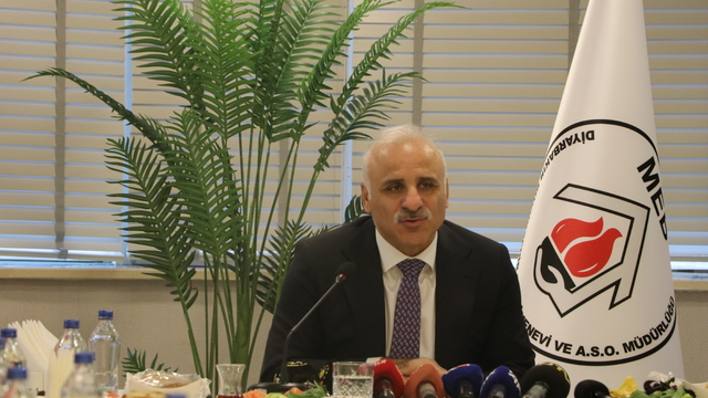 Vali Zorluoğlu: DEM Parti'nin mitingini ciddi tehdit ve risk oluşturacağı gerekçesiyle yasakladık