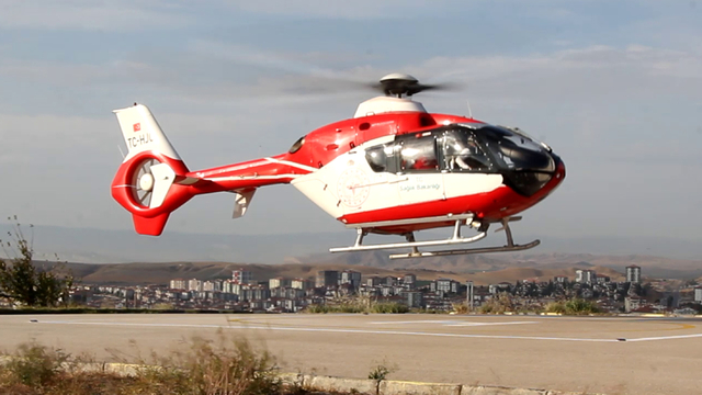 Beypazarı'nda kalp krizi geçiren kişi ambulans helikopterle Ankara'ya sevk edildi