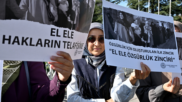 28 Şubat mağdurları "El Ele" eyleminin yıl dönümünde Ankara Adliyesi önünde bir araya geldi