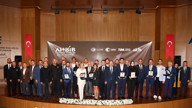 Akdeniz'de en fazla hububat ve bakliyat ihracatı yapan firmalar ödüllendirildi