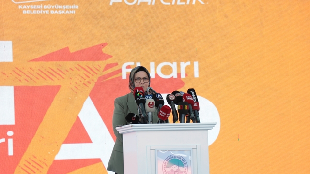 7. Kayseri Kitap Fuarı kapılarını ziyaretçilere açtı