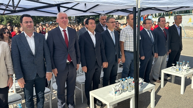 "Bir Kitap Bin Dünya" projesi kapsamında Karabük'te kütüphane açıldı