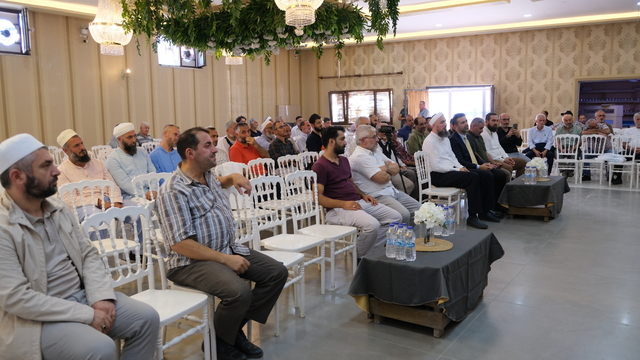 Tarihçi yazar Ahmet Şimşirgil, Sakarya'da konferansa katıldı