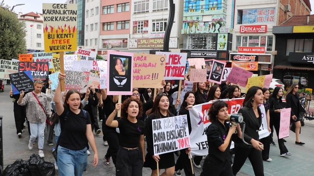 Bolu'da kadın cinayetleri protestosu
