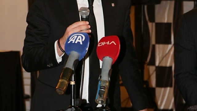 Hüseyin Yücel İzmir'de