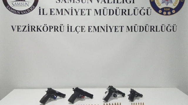 Vezirköprü'de silah kaçaklığı operasyonunda 4 zanlı yakalandı