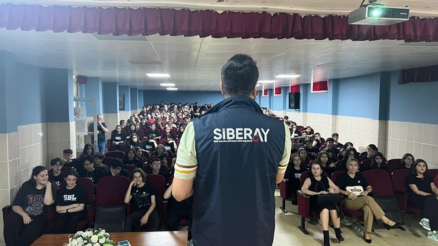 Tekirdağ'da öğrenciler siber suçlara karşı bilgilendirildi