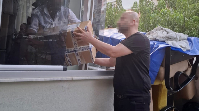 Kiracısı, evi başkalarına kiralamış