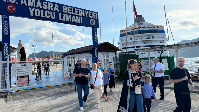 "Astoria Grande" kruvaziyeri Amasra'ya 1031 yolcu getirdi
