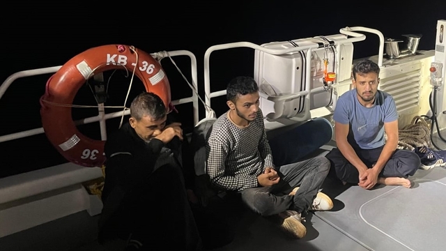 Antalya'da 3 düzensiz göçmen kurtarıldı