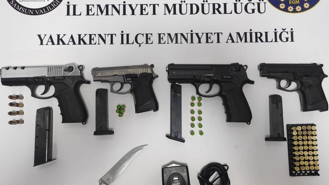Samsun'da "Narko Alan" uygulamasında silah ve radar tespit cihazı bulundu