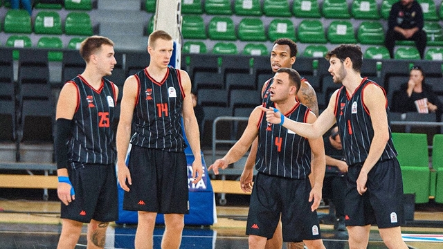Manisa Basket ligde farklı