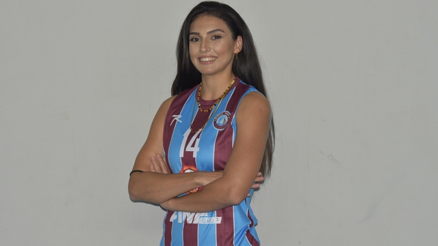 Bordo Mavi 61 Spor Kulübü Kadın Voleybol Takımı, üç oyuncuyu renklerine bağladı