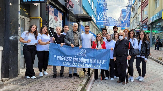 Samsun'da beyaz baston kullanan yayalara sürücülerin duyarlılığı test edildi