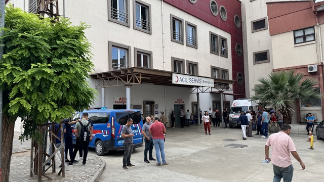 Osmaniye'de akrabalar arasında çıkan kavgada 8 kişi yaralandı