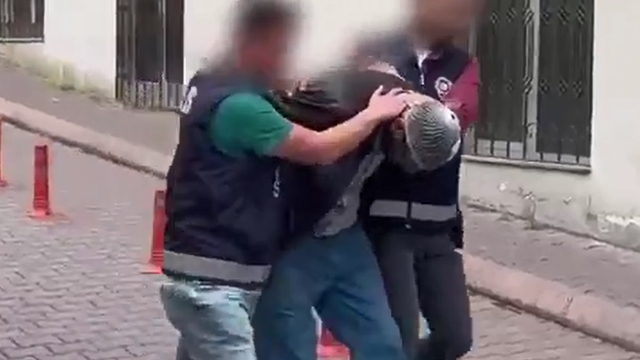 Kızını bıçaklayarak öldüren baba: Taşla kafama vurdu, başım kanayınca şuurumu kaybettim