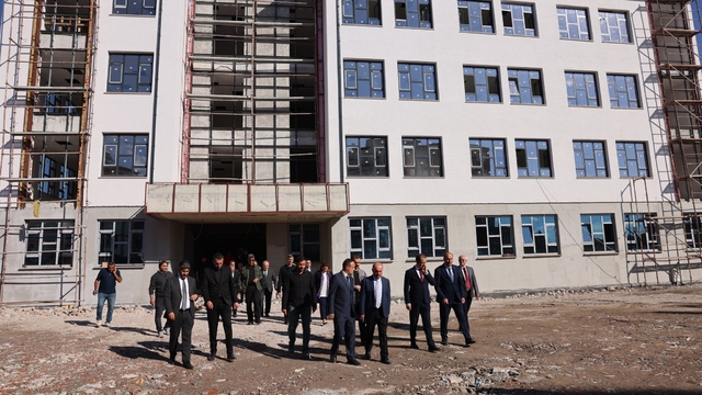 Çorum Valisi Çalgan, Alaca'da ziyaretlerde bulundu