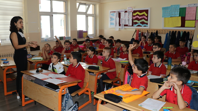 Sınıf başkanlığı seçimi yerel seçimleri aratmadı