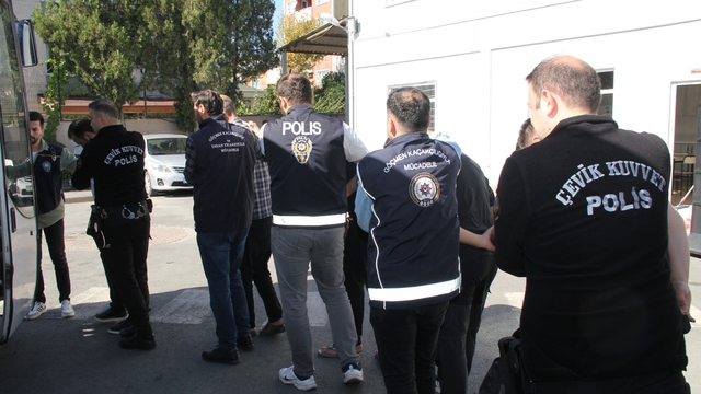 6 ilde göçmen kaçakçılarına operasyon: 12 şüpheli tutuklandı