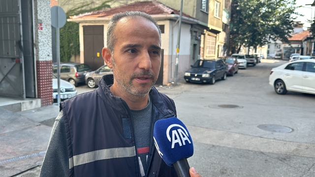 Bursa'da kendiliğinden hareket eden kamyon kazaya ramak kala durduruldu