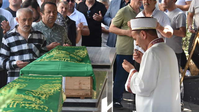 Annesinin ölümüne neden olan sürücünün serbest bırakılmasına tepki gösterdi