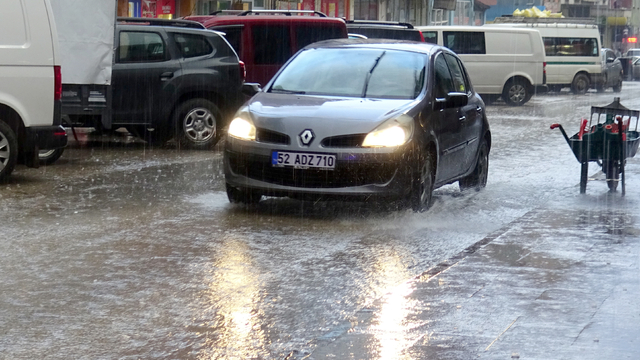 Kars'ta sağanak etkili oldu