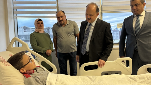 GÜNCELLEME - Kastamonu'da okul servisi ile tırın çarpışması sonucu 12'si öğrenci 13 kişi yaralandı