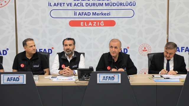 Malatya'da 5.9 büyüklüğünde deprem; çevre illerde de hissedildi (8)