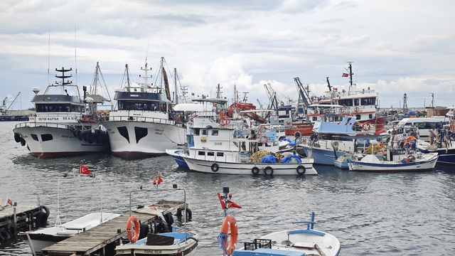 Samsun'da balıkçılar olumsuz hava koşulları nedeniyle denize açılamadı