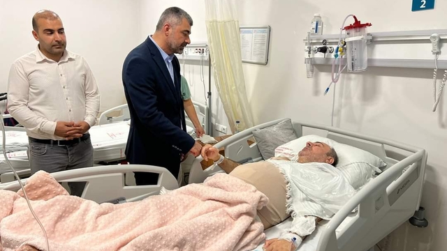 AK Parti Mardin Milletvekili Faruk Kılıç, 15 Temmuz gazisi Halil Algan'ı ziyaret etti