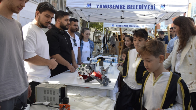 Turgutlu'da bilim şenliği başladı