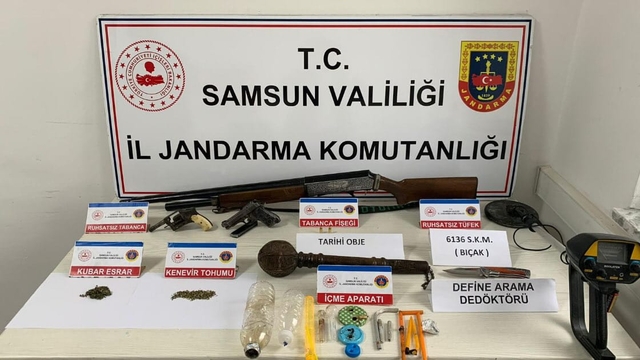 Samsun'da silah kaçakçılığı ve uyuşturucu operasyonunda 5 şüpheli yakalandı